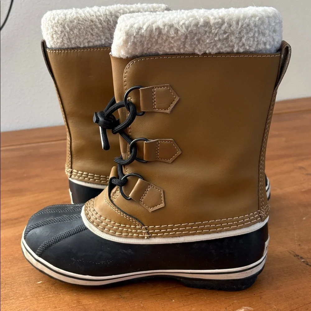 Sorel Brown and Black Insulated Boots Size 3